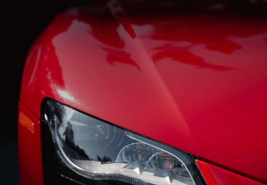 {{ $t('projects.unaa.images.phone') }}